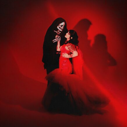 Mothica – Kissing Death